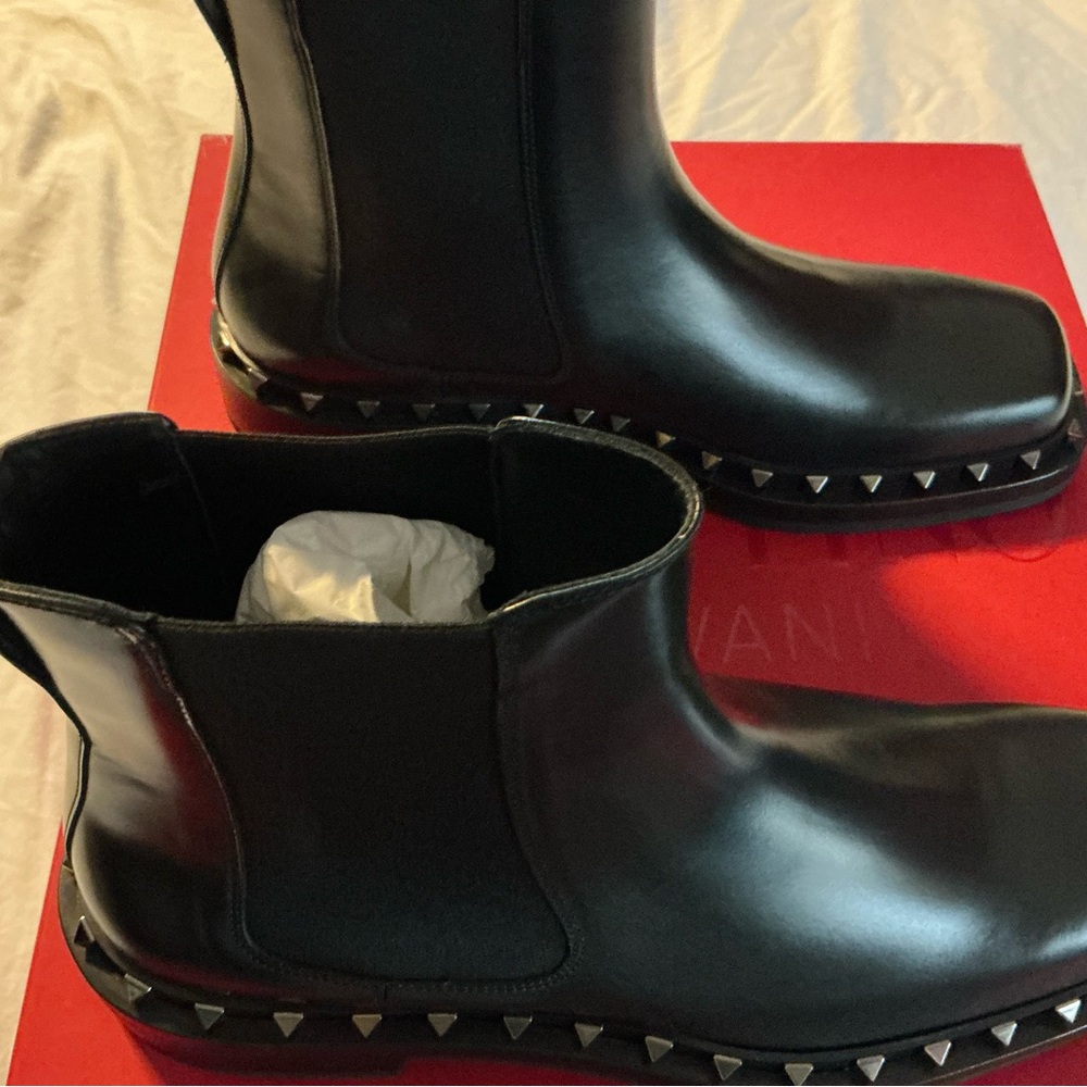 Valentino Men's Black Studded Leather Boots - Picture 4 of 7